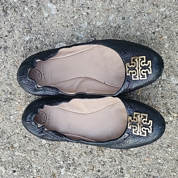 Tory Burch Shoes - Tory Burch Melinda Ballet Flats Black Leather with Gold Logo Size 7 M
